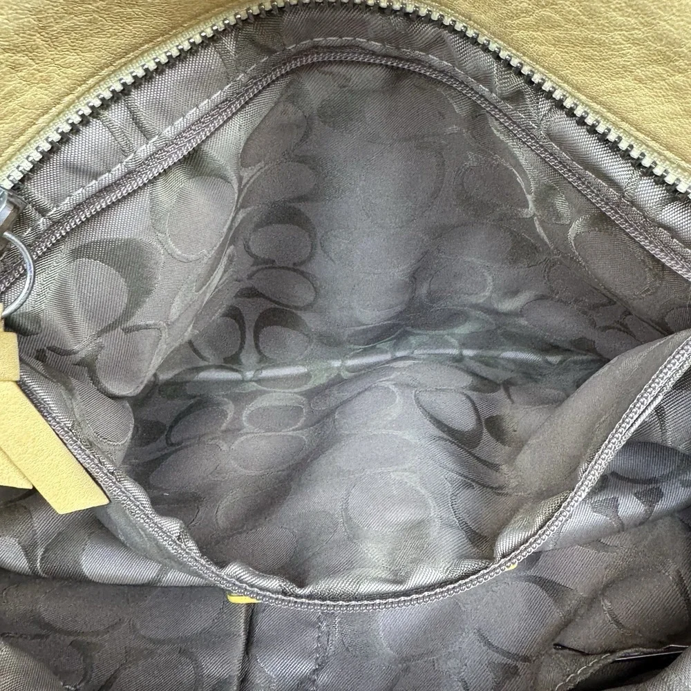 Coach  Distressed Pebbled Leather Satchel‎ Purse 12 X 9 X 4.5